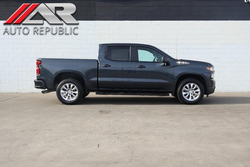 Chevrolet Silverado 1500 LTD Vehicle Full-screen Gallery Image 01