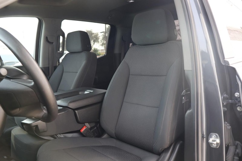 Chevrolet Silverado 1500 LTD Vehicle Full-screen Gallery Image 18