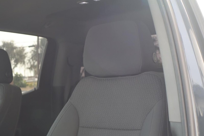 Chevrolet Silverado 1500 LTD Vehicle Full-screen Gallery Image 19