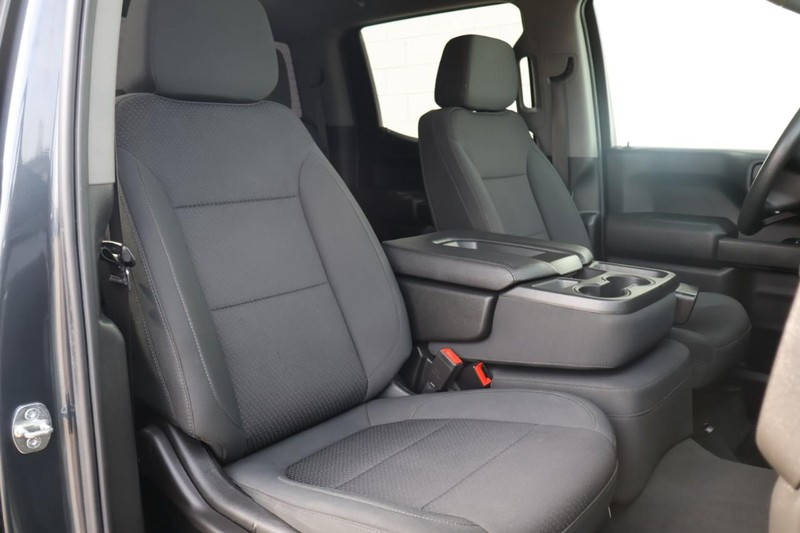 Chevrolet Silverado 1500 LTD Vehicle Full-screen Gallery Image 21