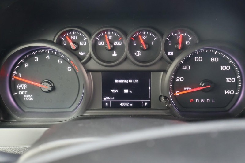 Chevrolet Silverado 1500 LTD Vehicle Full-screen Gallery Image 25