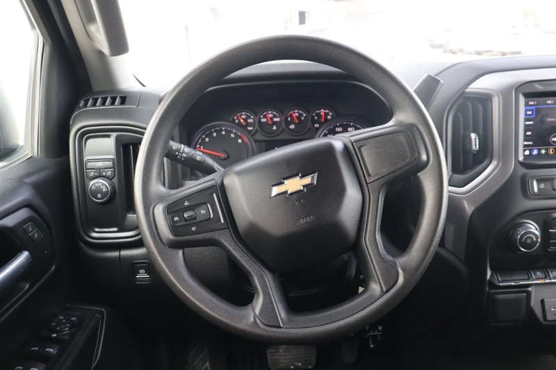 Chevrolet Silverado 1500 LTD Vehicle Full-screen Gallery Image 26