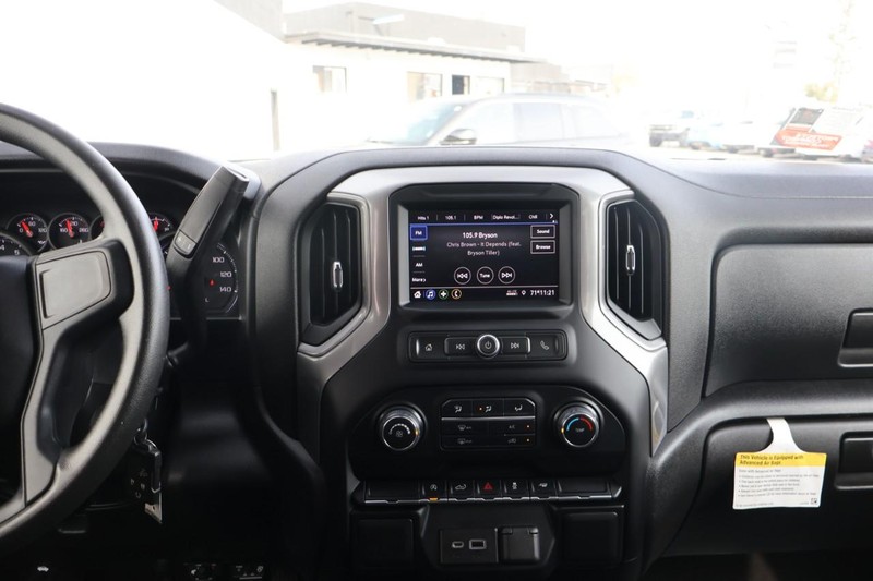 Chevrolet Silverado 1500 LTD Vehicle Full-screen Gallery Image 29