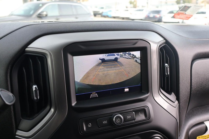 Chevrolet Silverado 1500 LTD Vehicle Full-screen Gallery Image 31