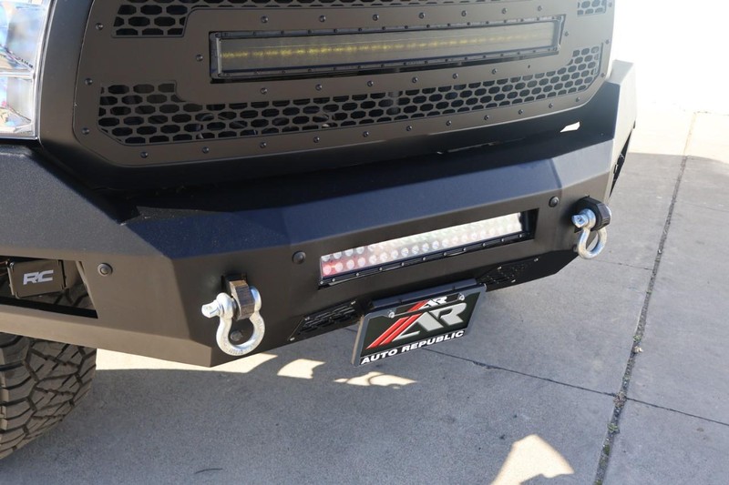 Ram 1500 Classic Vehicle Full-screen Gallery Image 04