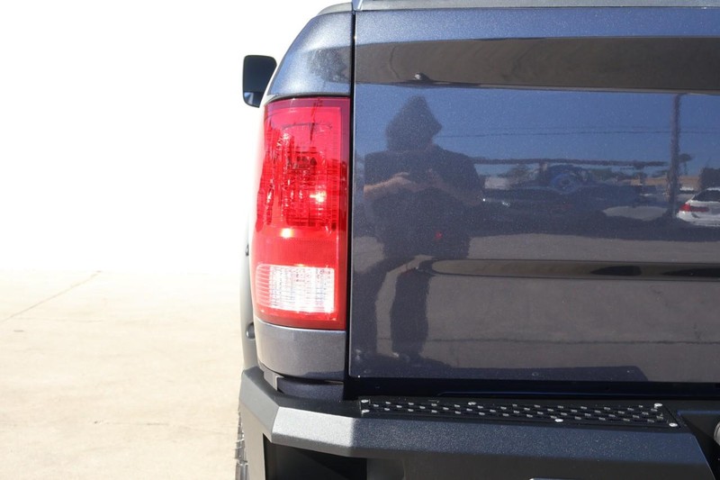 Ram 1500 Classic Vehicle Full-screen Gallery Image 09