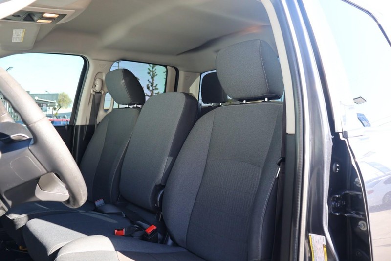 Ram 1500 Classic Vehicle Full-screen Gallery Image 20