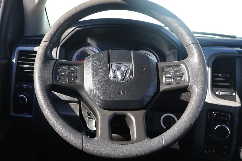 Ram 1500 Classic Vehicle Full-screen Gallery Image 27