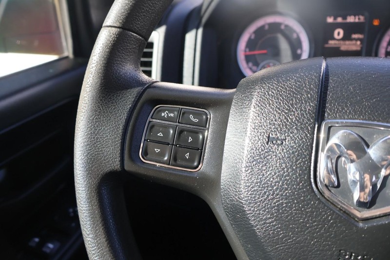 Ram 1500 Classic Vehicle Full-screen Gallery Image 28