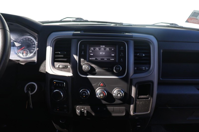 Ram 1500 Classic Vehicle Full-screen Gallery Image 31