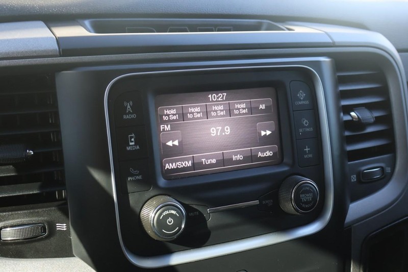 Ram 1500 Classic Vehicle Full-screen Gallery Image 32