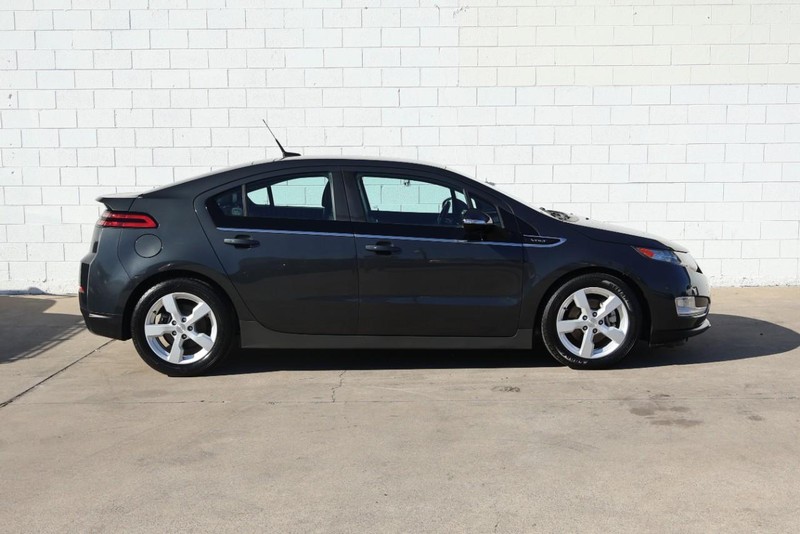 Chevrolet Volt Vehicle Full-screen Gallery Image 04