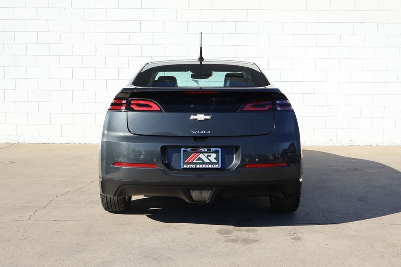 Chevrolet Volt Vehicle Full-screen Gallery Image 06