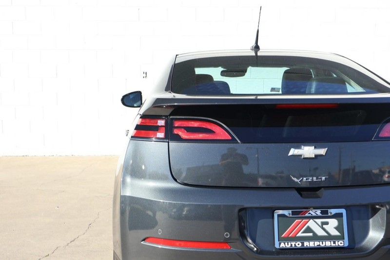 Chevrolet Volt Vehicle Full-screen Gallery Image 07