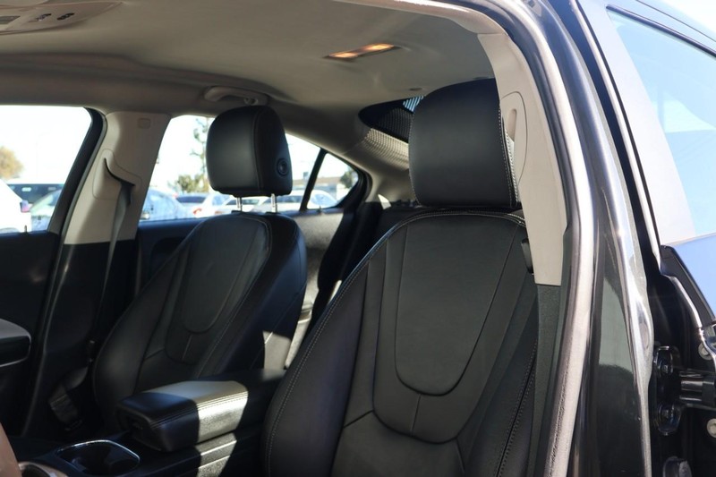 Chevrolet Volt Vehicle Full-screen Gallery Image 15