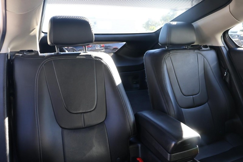 Chevrolet Volt Vehicle Full-screen Gallery Image 19
