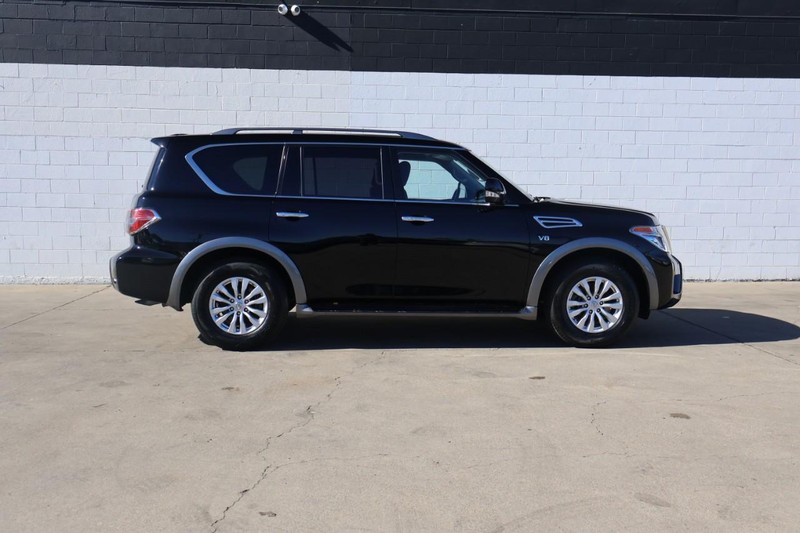 Nissan Armada Vehicle Full-screen Gallery Image 04