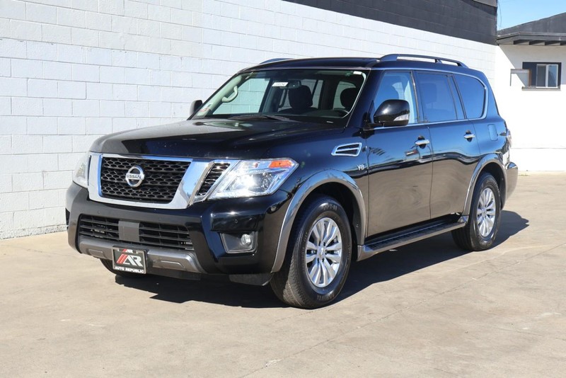 Nissan Armada Vehicle Full-screen Gallery Image 12