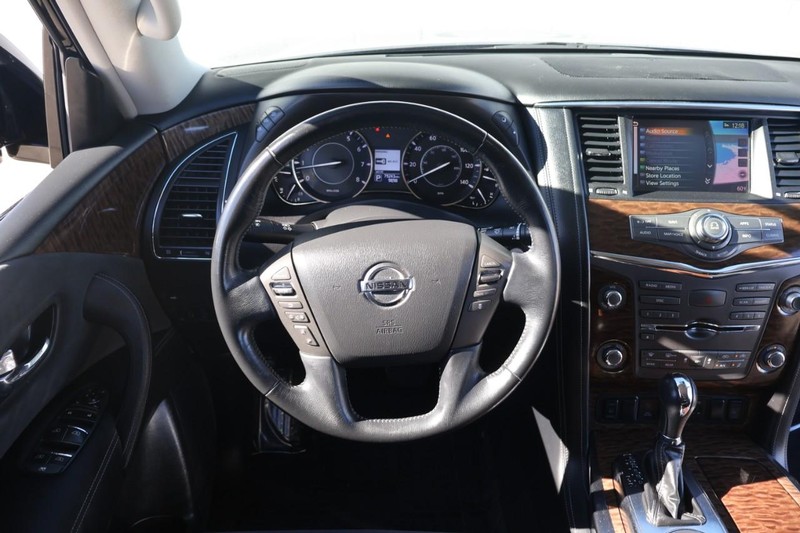 Nissan Armada Vehicle Full-screen Gallery Image 26