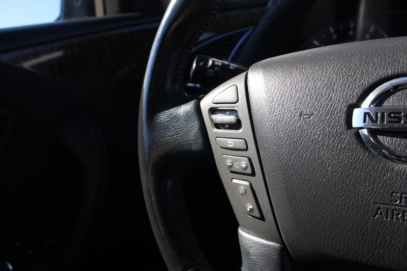 Nissan Armada Vehicle Full-screen Gallery Image 27