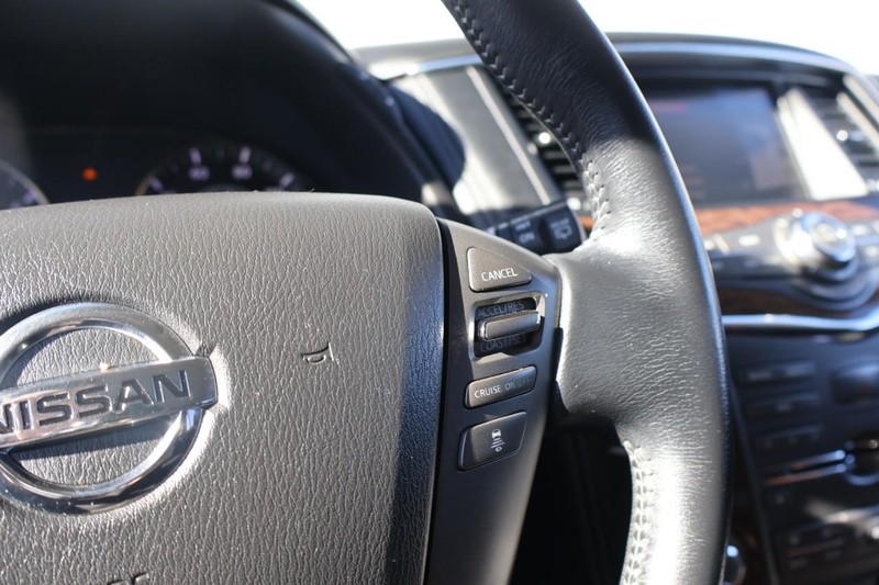 Nissan Armada Vehicle Full-screen Gallery Image 28