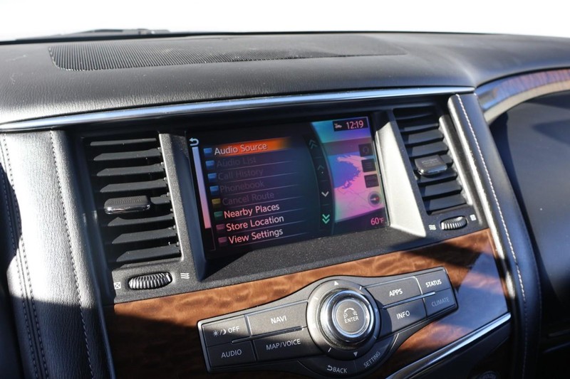 Nissan Armada Vehicle Full-screen Gallery Image 30