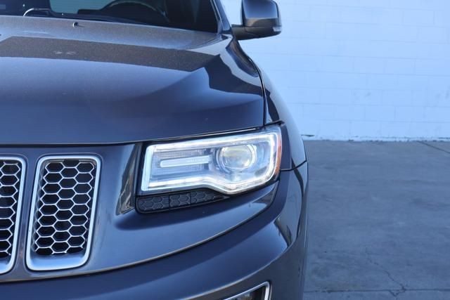 Jeep Grand Cherokee Vehicle Full-screen Gallery Image 04