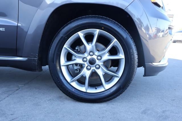 Jeep Grand Cherokee Vehicle Full-screen Gallery Image 05