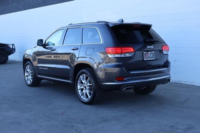 Jeep Grand Cherokee Vehicle Full-screen Gallery Image 06