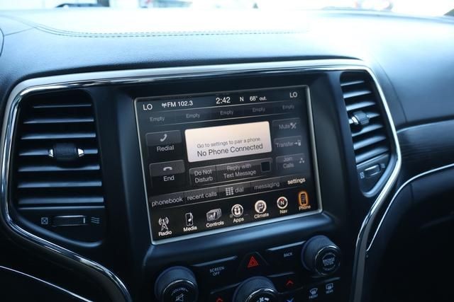 Jeep Grand Cherokee Vehicle Full-screen Gallery Image 33