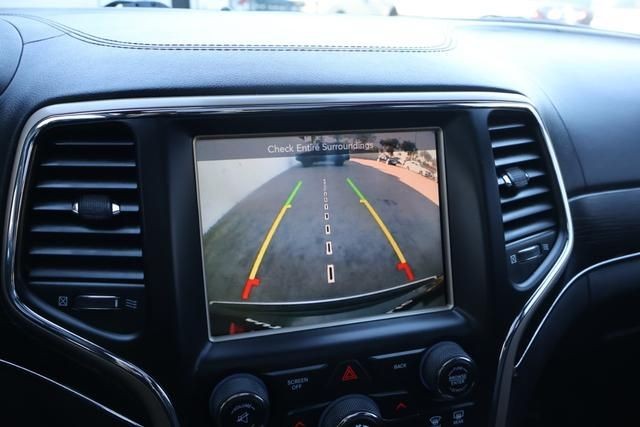 Jeep Grand Cherokee Vehicle Full-screen Gallery Image 34