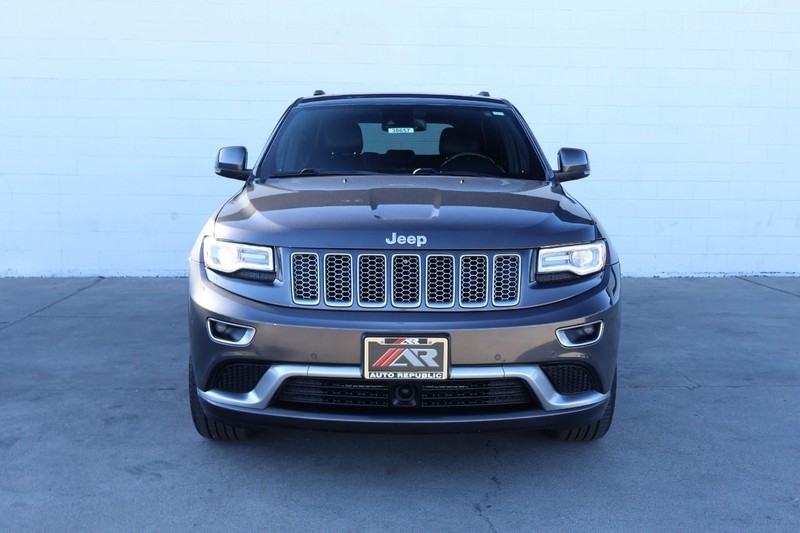 Jeep Grand Cherokee Vehicle Full-screen Gallery Image 02