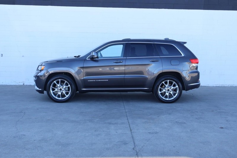 Jeep Grand Cherokee Vehicle Full-screen Gallery Image 11