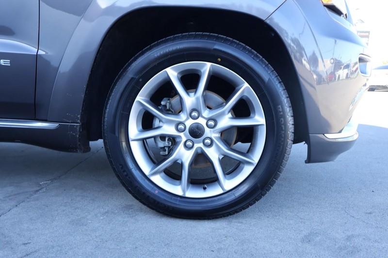 Jeep Grand Cherokee Vehicle Full-screen Gallery Image 14