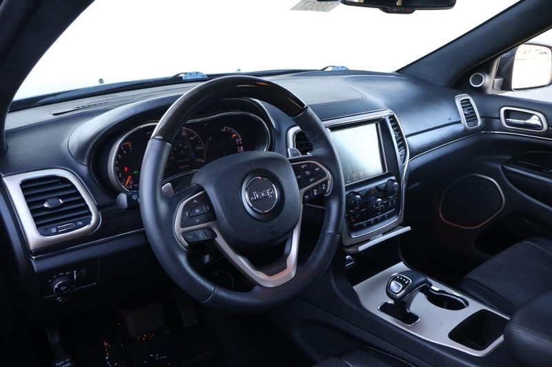 Jeep Grand Cherokee Vehicle Full-screen Gallery Image 17