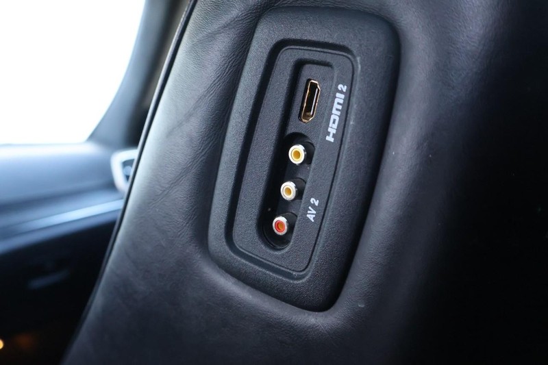 Jeep Grand Cherokee Vehicle Full-screen Gallery Image 23