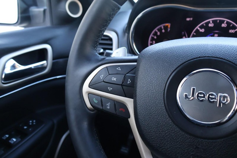 Jeep Grand Cherokee Vehicle Full-screen Gallery Image 31