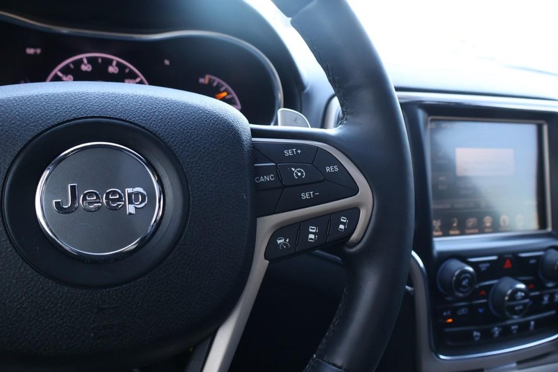 Jeep Grand Cherokee Vehicle Full-screen Gallery Image 32