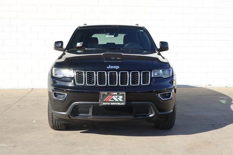 Jeep Grand Cherokee Vehicle Full-screen Gallery Image 02