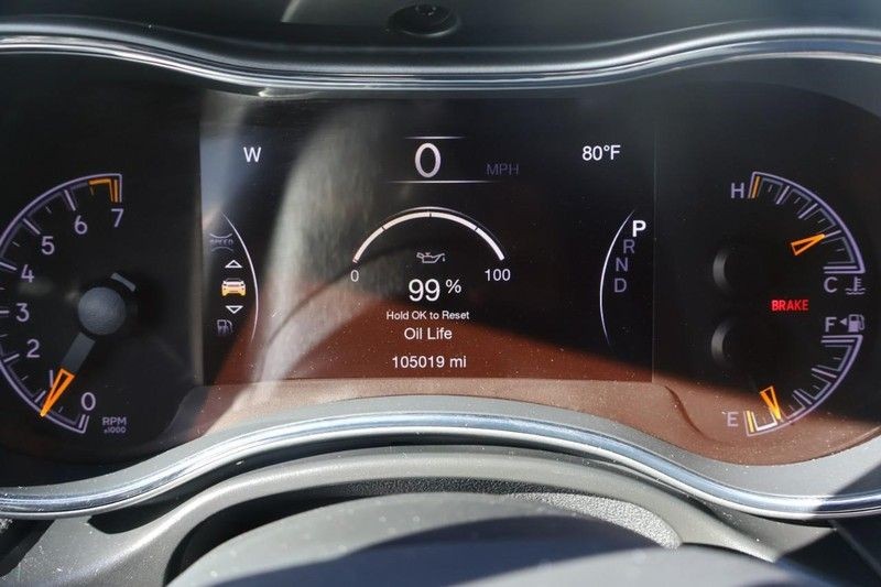 Jeep Grand Cherokee Vehicle Full-screen Gallery Image 24