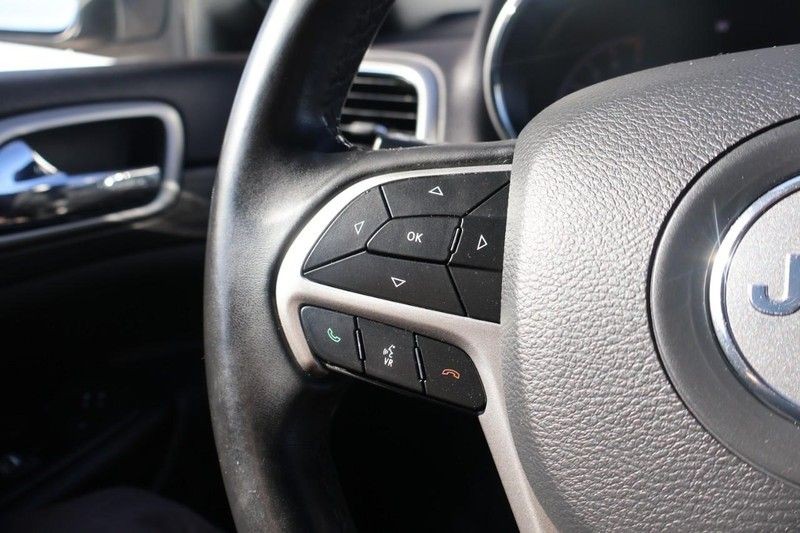 Jeep Grand Cherokee Vehicle Full-screen Gallery Image 26