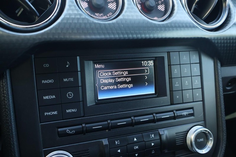 Ford Mustang Vehicle Full-screen Gallery Image 27