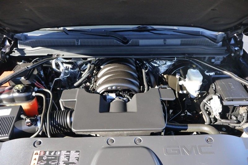 GMC Yukon XL Vehicle Full-screen Gallery Image 12