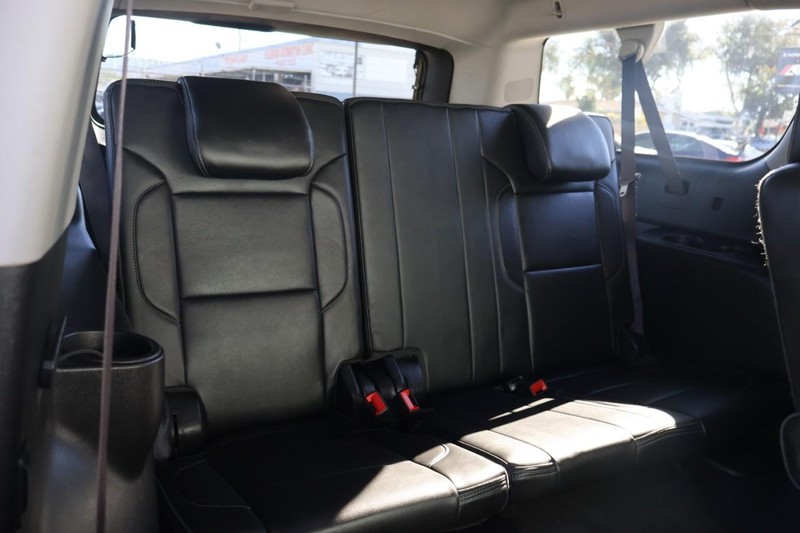 GMC Yukon XL Vehicle Full-screen Gallery Image 24