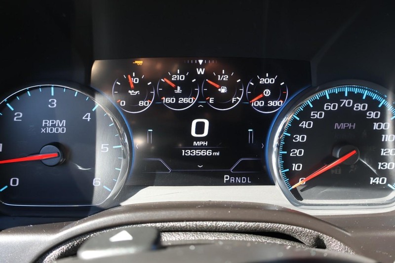 GMC Yukon XL Vehicle Full-screen Gallery Image 28