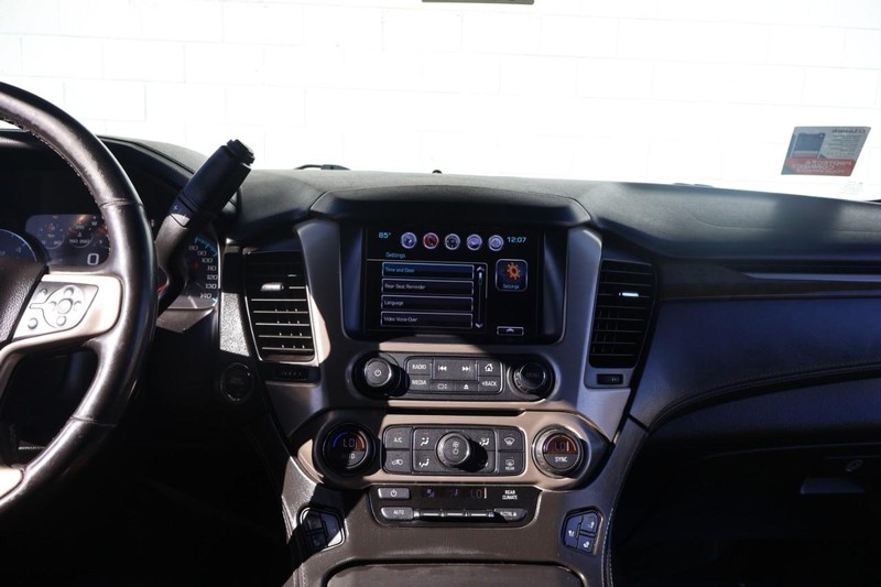 GMC Yukon XL Vehicle Full-screen Gallery Image 33