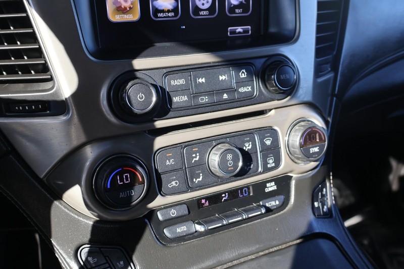 GMC Yukon XL Vehicle Full-screen Gallery Image 36