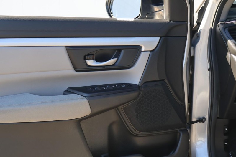 Honda CR-V Vehicle Full-screen Gallery Image 15