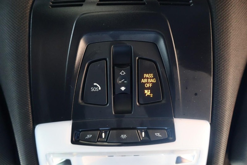 BMW X5 Vehicle Full-screen Gallery Image 42