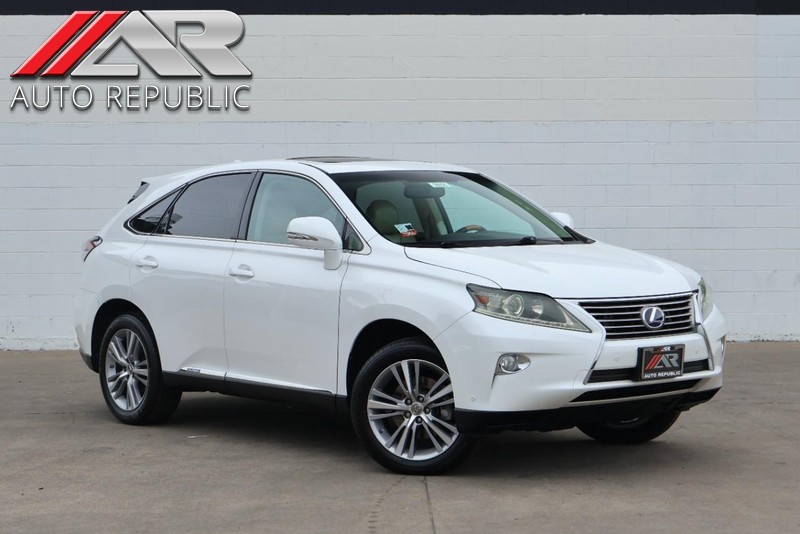 Lexus RX 450h Vehicle Full-screen Gallery Image 01